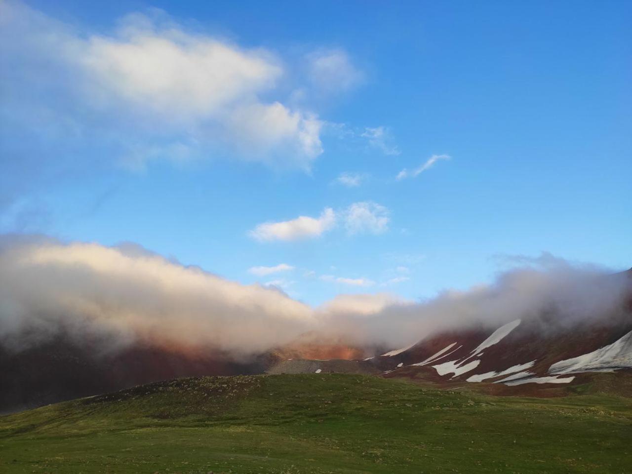Highland Hostel Jerevan Buitenkant foto