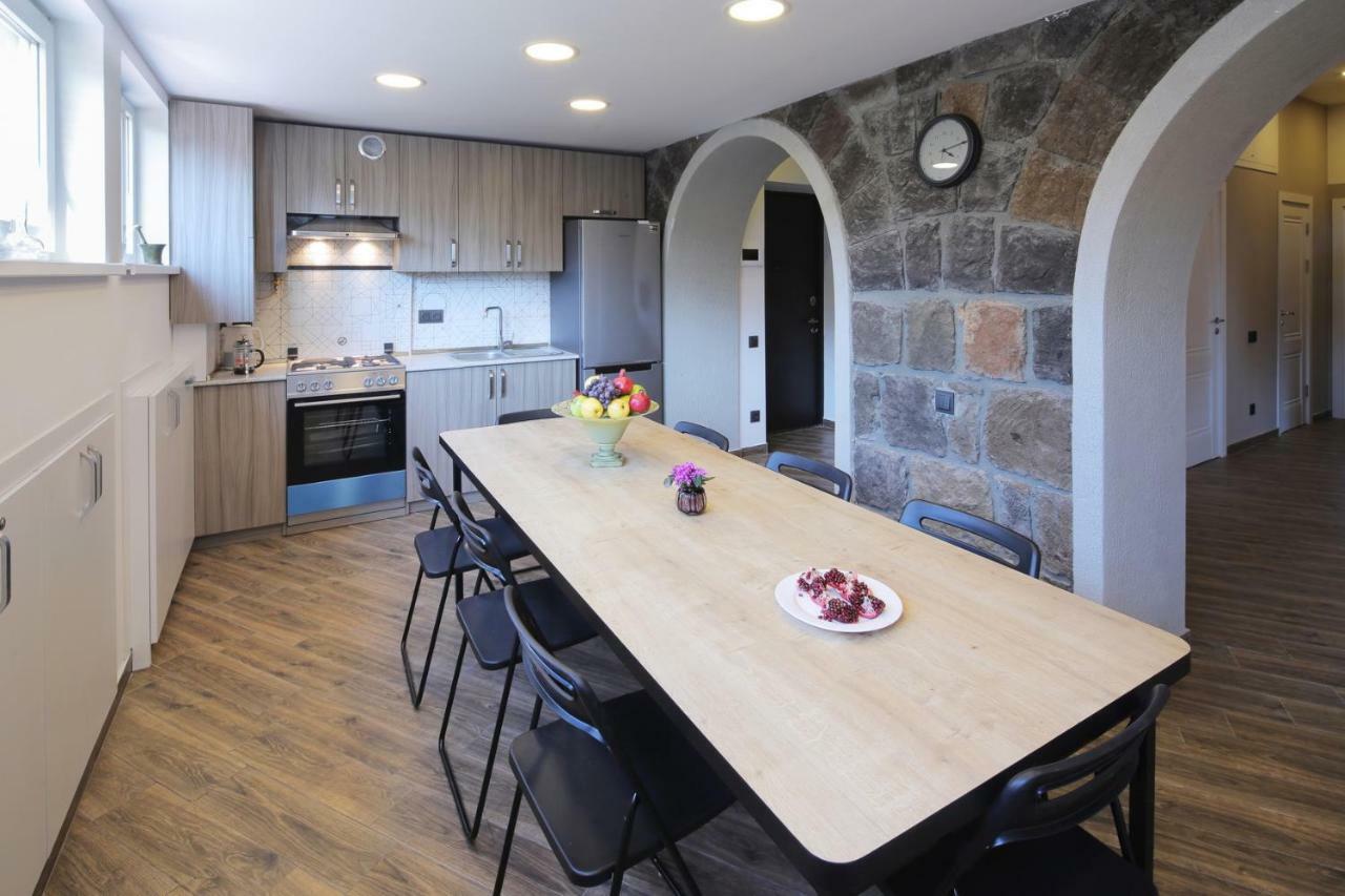 Highland Hostel Jerevan Buitenkant foto
