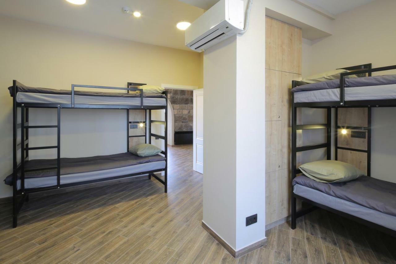 Highland Hostel Jerevan Buitenkant foto