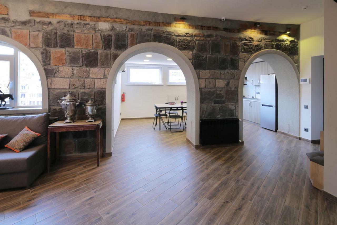 Highland Hostel Jerevan Buitenkant foto
